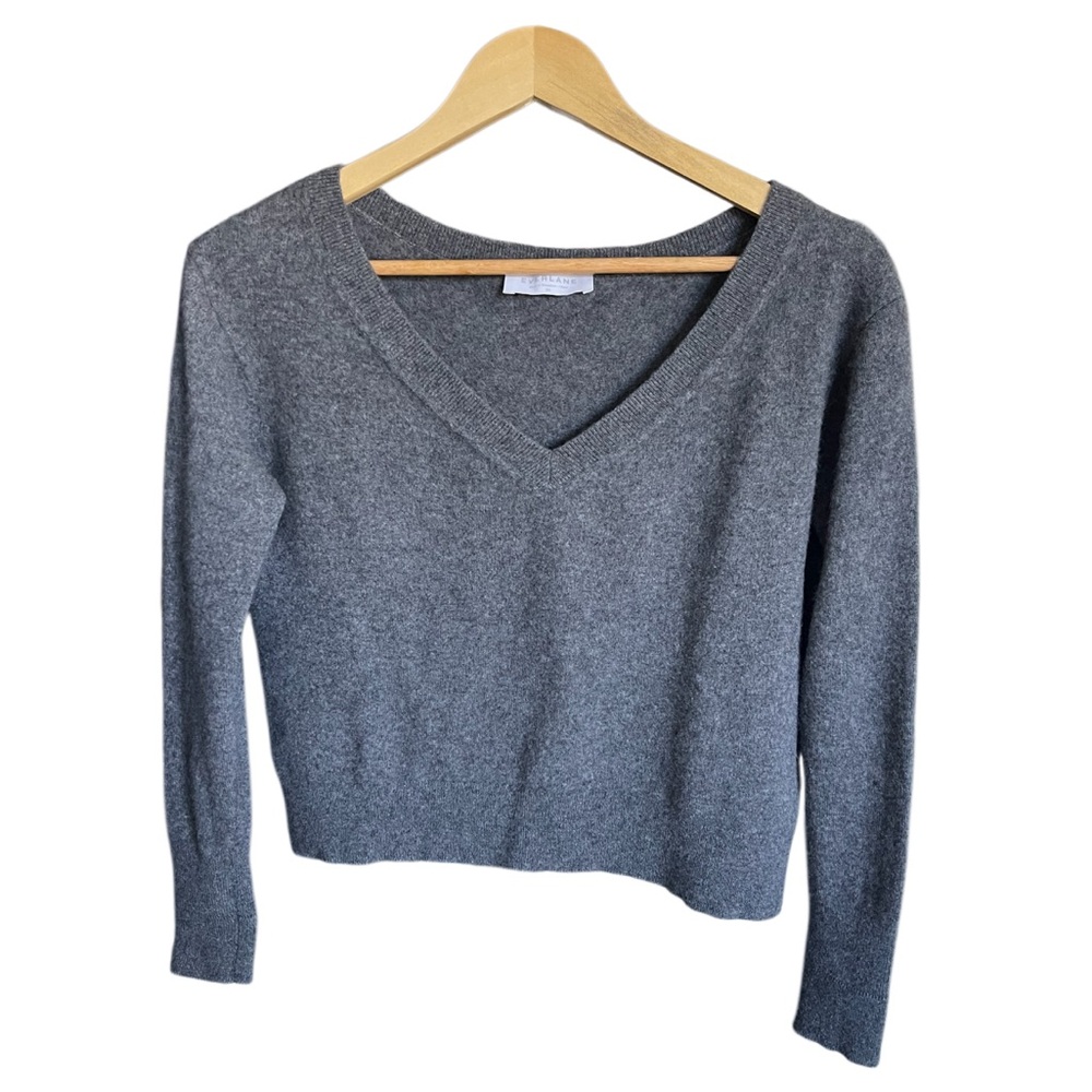 Everlane Women's Gray V-Neck Sweater